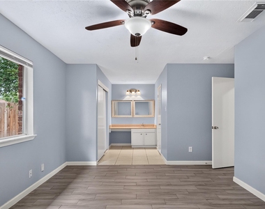 7622 Bubbling Spring Lane - Photo Thumbnail 17