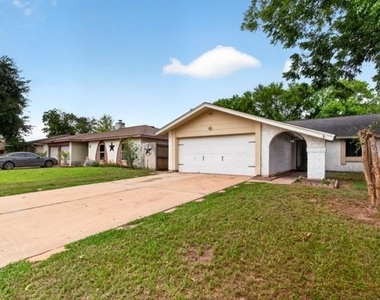 7622 Bubbling Spring Lane - Photo Thumbnail 2