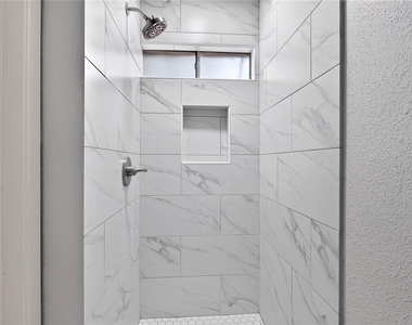 7622 Bubbling Spring Lane - Photo Thumbnail 20