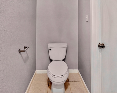 7622 Bubbling Spring Lane - Photo Thumbnail 21