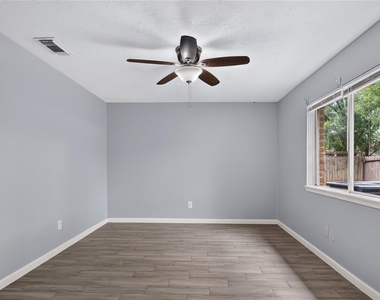 7622 Bubbling Spring Lane - Photo Thumbnail 18