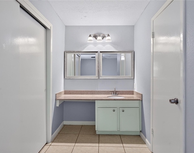 7622 Bubbling Spring Lane - Photo Thumbnail 19