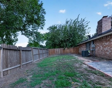 7622 Bubbling Spring Lane - Photo Thumbnail 23