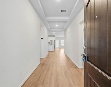 4696 Peony Green Drive - Photo Thumbnail 2