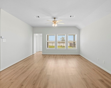 4696 Peony Green Drive - Photo Thumbnail 8