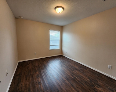 5307 Dandelion Meadow Lane - Photo Thumbnail 28