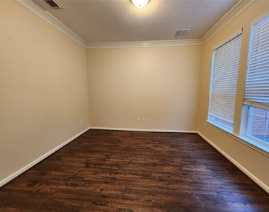 5307 Dandelion Meadow Lane - Photo Thumbnail 3