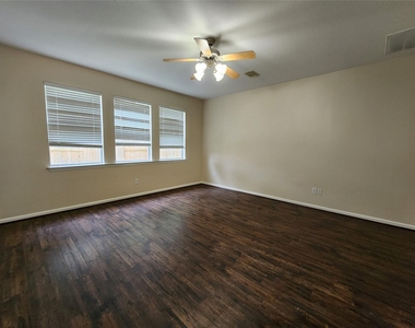 5307 Dandelion Meadow Lane - Photo Thumbnail 13
