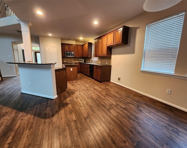 5307 Dandelion Meadow Lane - Photo Thumbnail 10