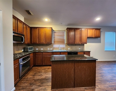 5307 Dandelion Meadow Lane - Photo Thumbnail 8