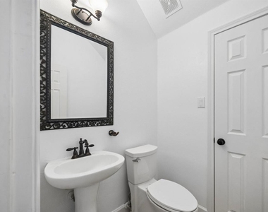 4601 Mimosa Drive - Photo Thumbnail 11