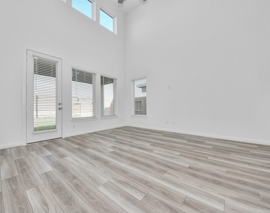 9223 Willowbank Gap Lane - Photo Thumbnail 21