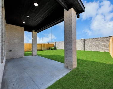 9223 Willowbank Gap Lane - Photo Thumbnail 40