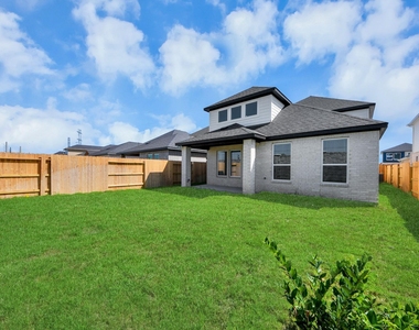 9223 Willowbank Gap Lane - Photo Thumbnail 42