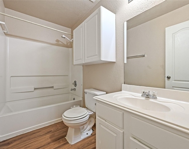 15822 Kings Cypress Lane - Photo Thumbnail 19