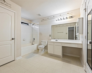 15822 Kings Cypress Lane - Photo Thumbnail 23