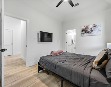5330 Wenda Street - Photo Thumbnail 18