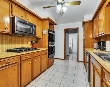 4002 Thistledown Drive - Photo Thumbnail 12