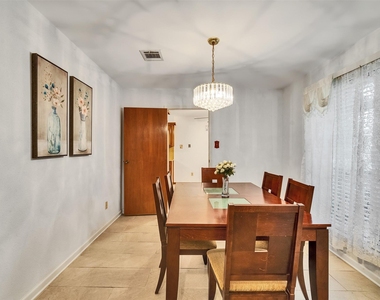 4002 Thistledown Drive - Photo Thumbnail 6