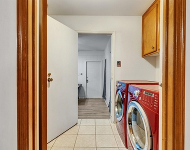 4002 Thistledown Drive - Photo Thumbnail 14