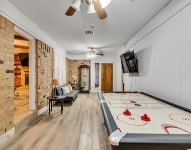 4002 Thistledown Drive - Photo Thumbnail 16