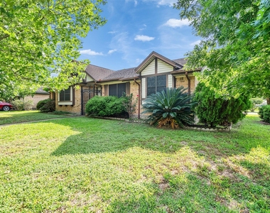 4002 Thistledown Drive - Photo Thumbnail 4