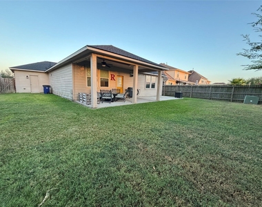 104 Avery Springs Lane - Photo Thumbnail 14