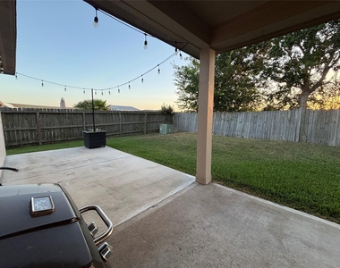 104 Avery Springs Lane - Photo Thumbnail 12