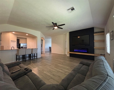 104 Avery Springs Lane - Photo Thumbnail 6