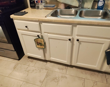 2717 Napoleon Street - Photo Thumbnail 3