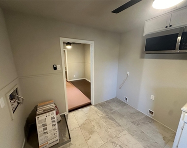 2717 Napoleon Street - Photo Thumbnail 6