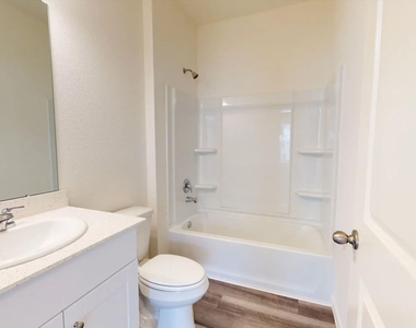 28407 Islington Drive - Photo Thumbnail 8