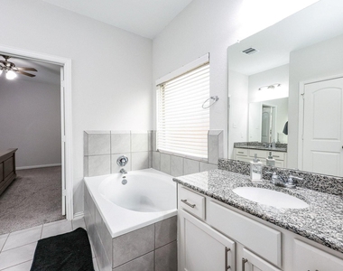 138 Sunray Creek Drive - Photo Thumbnail 22