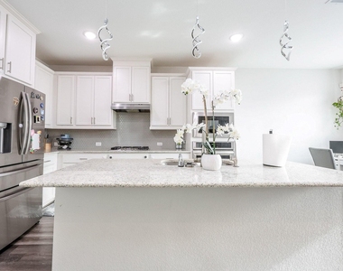 138 Sunray Creek Drive - Photo Thumbnail 9