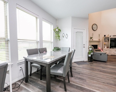 138 Sunray Creek Drive - Photo Thumbnail 8