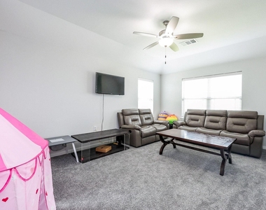 138 Sunray Creek Drive - Photo Thumbnail 26
