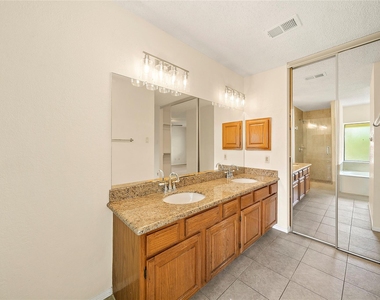 2206 Greencove Lane - Photo Thumbnail 17