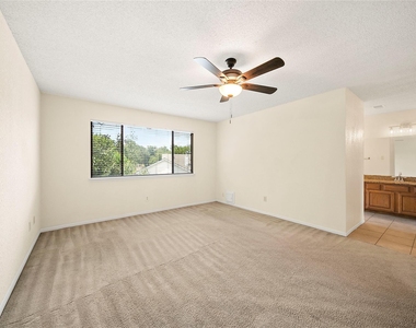 2206 Greencove Lane - Photo Thumbnail 15