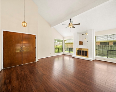2206 Greencove Lane - Photo Thumbnail 3