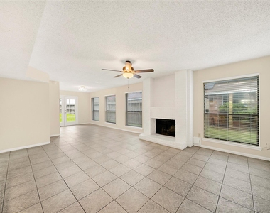 2206 Greencove Lane - Photo Thumbnail 7