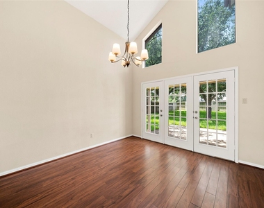2206 Greencove Lane - Photo Thumbnail 6