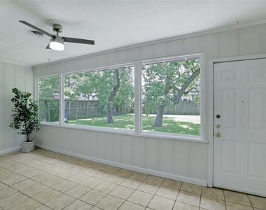 4125 Woodfox Street - Photo Thumbnail 11