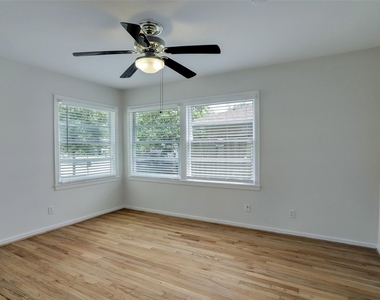 4125 Woodfox Street - Photo Thumbnail 5