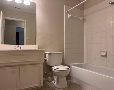 12735 Wisteria Park Drive - Photo Thumbnail 7