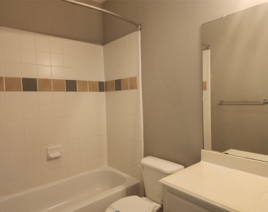7111 Harmony Cove - Photo Thumbnail 16