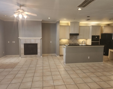 7111 Harmony Cove - Photo Thumbnail 7