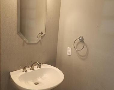 7111 Harmony Cove - Photo Thumbnail 12