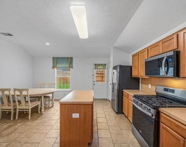 22327 Albee Drive - Photo Thumbnail 12