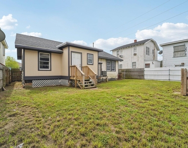 5224 Bernardo De-galvez Unit B - Photo Thumbnail 10