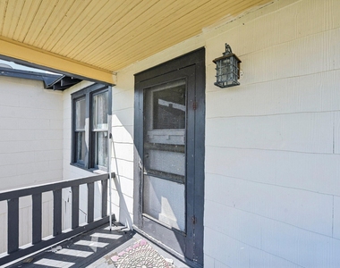 5224 Bernardo De-galvez Unit B - Photo Thumbnail 1